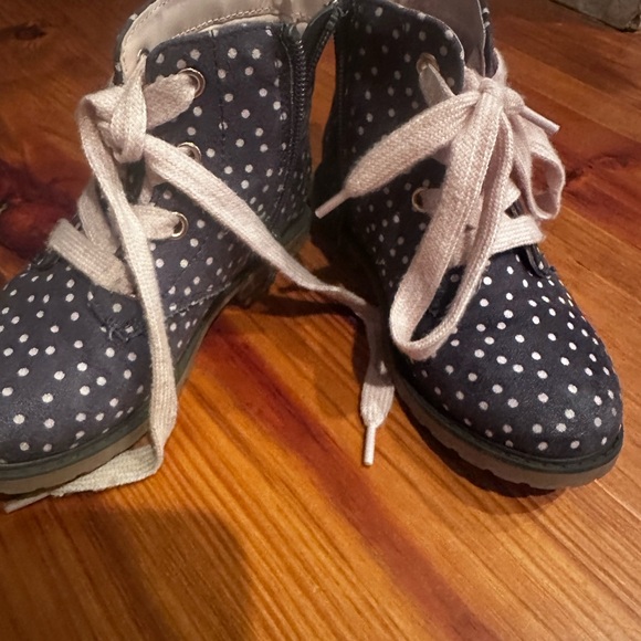 Cat & Jack lace up boots - Picture 2 of 2